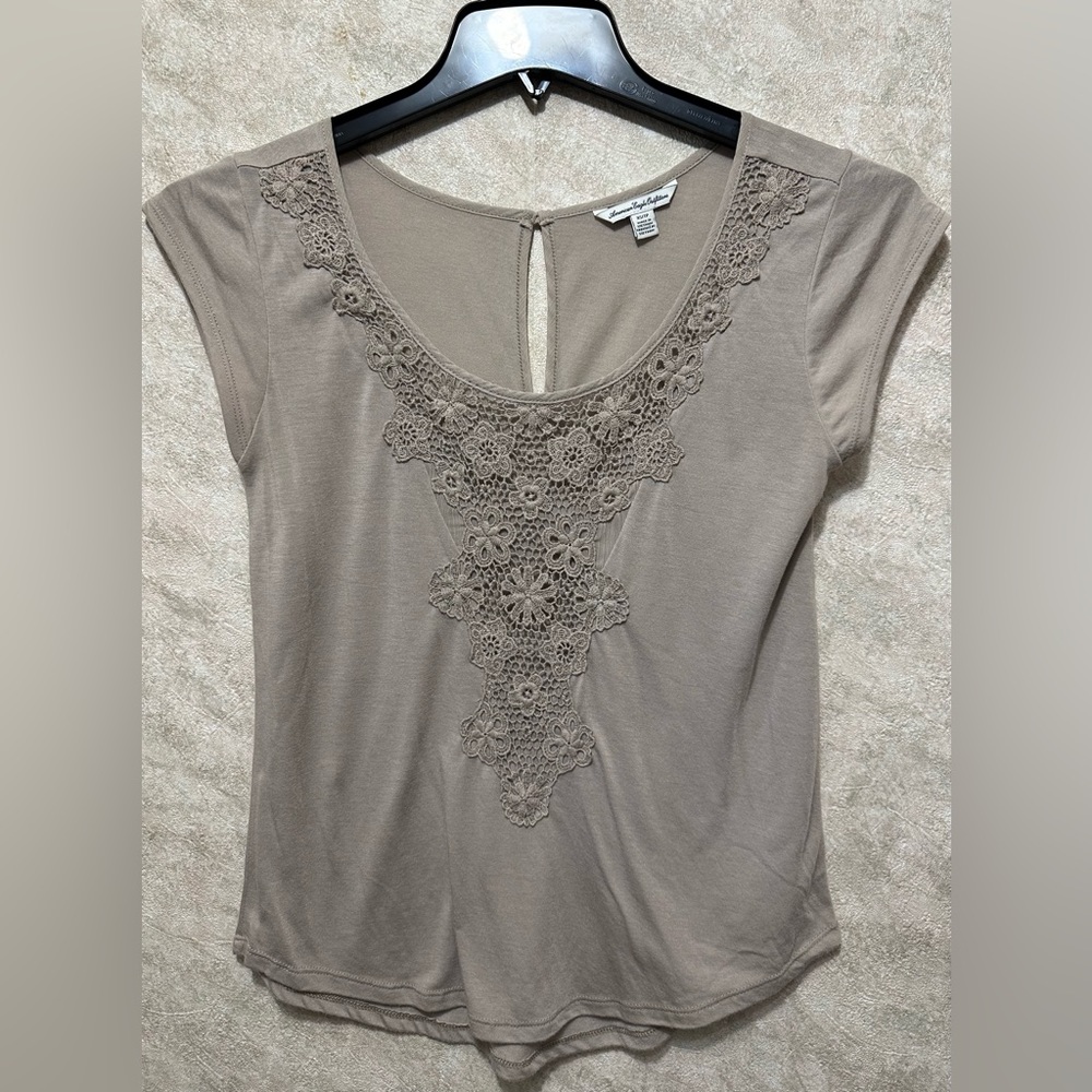 American Eagle top
